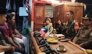patroli-humanis-tni-polri-perkuat-keamanan-dan-kebersamaan-di-dusun-besukan-lumajang