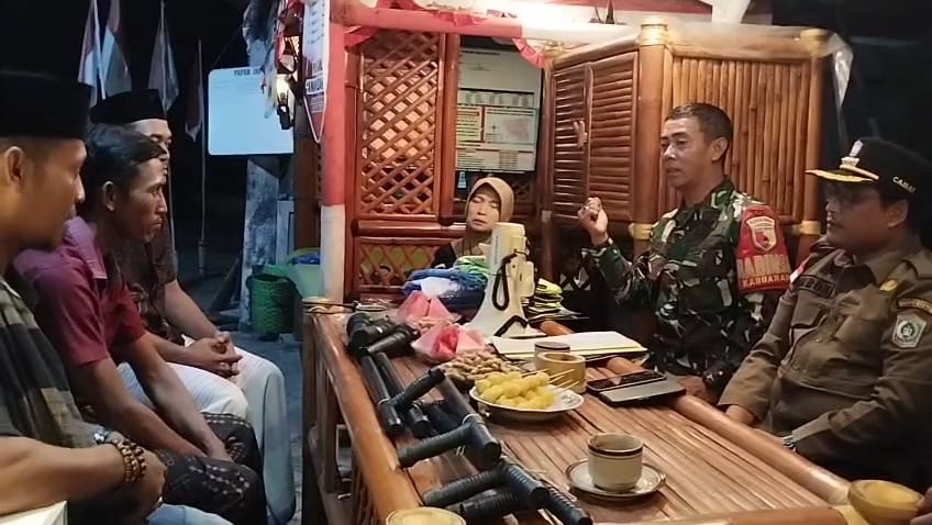 patroli-humanis-tni-polri-perkuat-keamanan-dan-kebersamaan-di-dusun-besukan-lumajang