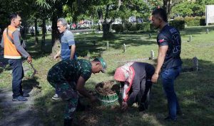 kodim-0821-lumajang-gelar-kerja-bakti-di-tmp-kusuma-bangsa